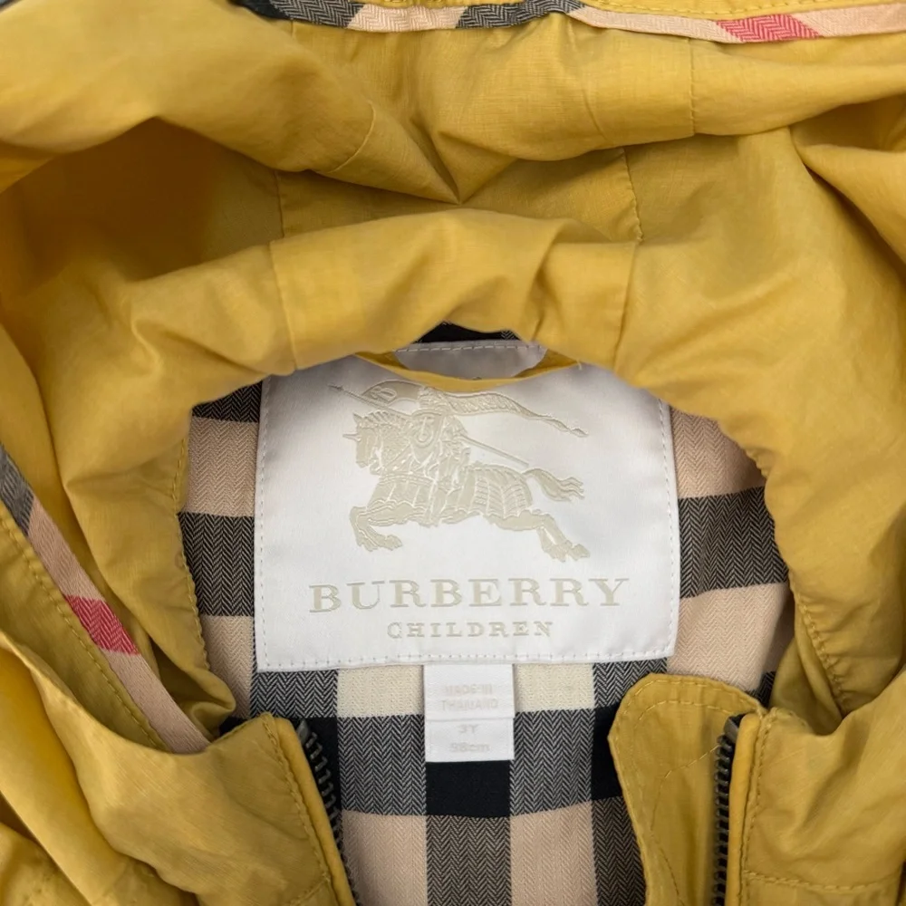 Burberry yellow hooded